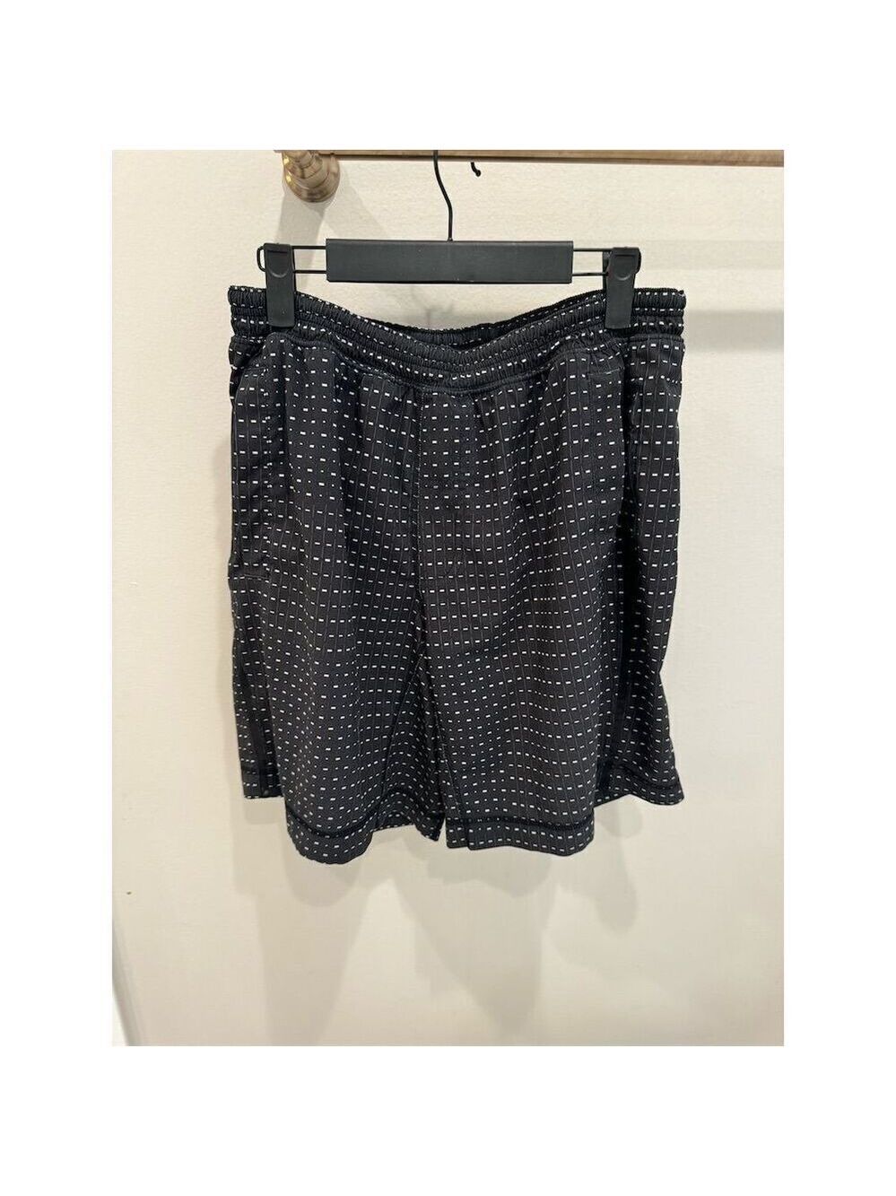 Lululemon Men's Tight 2-in-1 Geometric Biker Shorts Size L Casual Summer